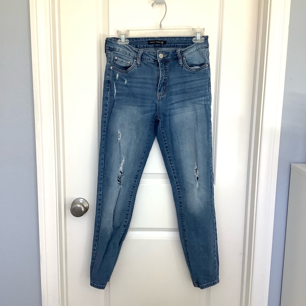 Truth  +Theory Size 8 Womens Distressed Jeans 28”X27”